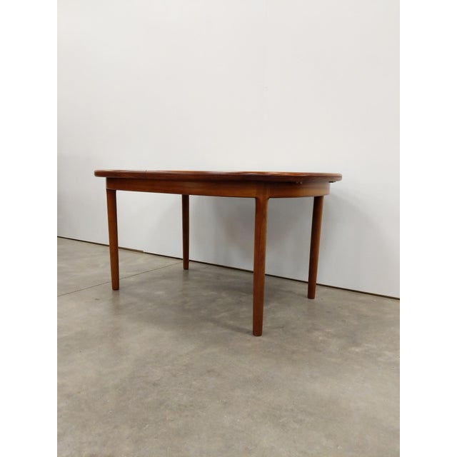Mid-Century Modern Vintage Mid Century Modern Teak Extendable Dining Table For Sale - Image 3 of 10
