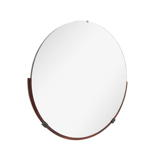 A true gem of 1930s design, this Art Deco round mirror exemplifies the elegance and geometric sophistication of the...