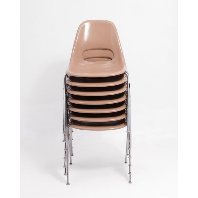1960s Krueger Metal Products Fiberglass Stacking Chairs Taupe Sand Tan a Set of Seven For Sale - Image 5 of 15