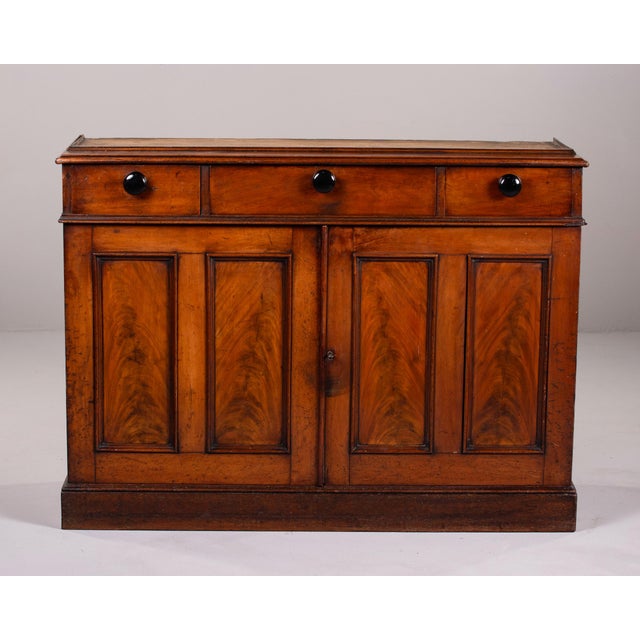 English Late 19th Century English Mahogany Cupboard With Glazed Top For Sale - Image 3 of 12