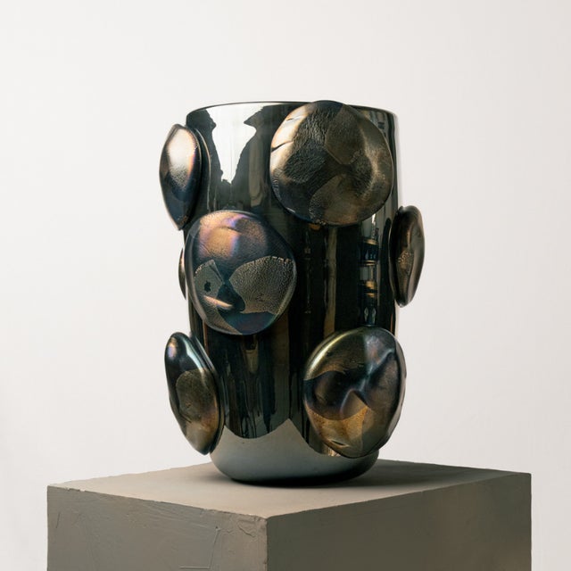 Monumental Vase in Murano Glass with Iridescent Applications by Carlo Colizza, 1980s For Sale - Image 4 of 4