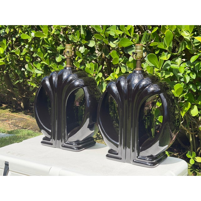 Art Deco Vintage Sculptural Postmodern Black Ceramic Table Lamps, Pair For Sale - Image 3 of 9