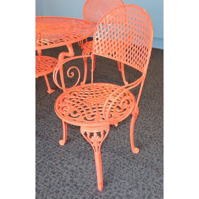 American Vintage 1950s Swan-Themed Wrought Iron Patio Set – American Foundry, Attributed For Sale - Image 3 of 12
