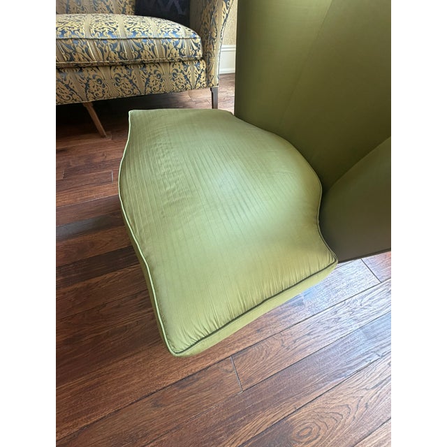 2000 - 2009 Donghia Sculptural Lounge Chair – Curved Modern Silhouette in Emerald Upholstery For Sale - Image 5 of 10