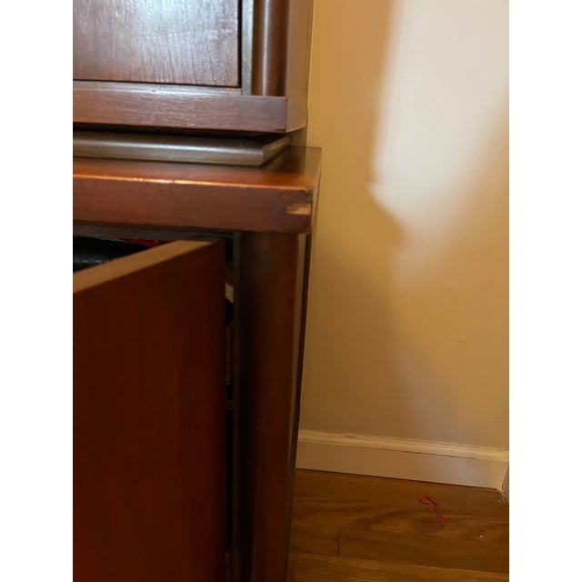 1950s Mid-Century Modern Wood Hutch / China Cabinet With Brass Hardware For Sale - Image 11 of 12