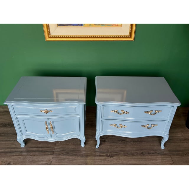French Provincial 1970s Pair of French Provincial Light Blue Lacquered Nightstands For Sale - Image 3 of 15