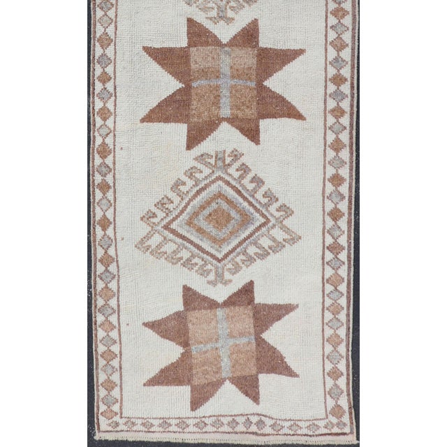 Textile Vintage Turkish Tulu Runner With Ivory Field and Muted Brown Star Motifs For Sale - Image 7 of 13