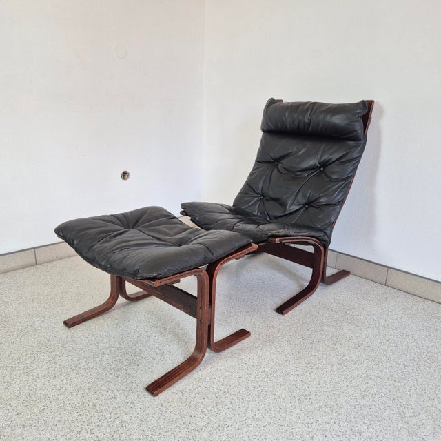 Wood Set of Mid-Century Black Leather Siesta Chair and Ottoman by Ingmar Relling for Westnofa, 1960s For Sale - Image 7 of 11