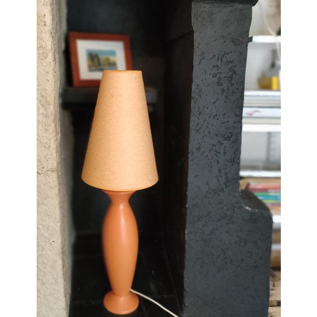 Floor or mantelpiece shower lamp in orange ceramic, h 50 cm, original orange cone-shaped lampshade, h 35 x d 25/12 this...