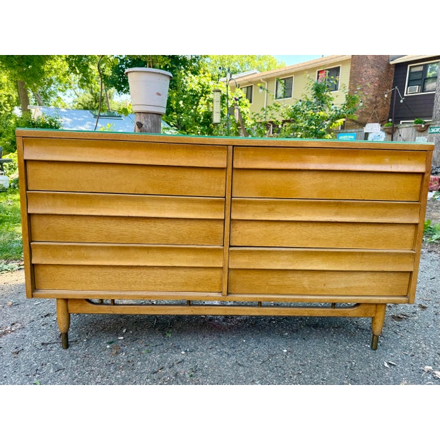 Tan American of Martinsville 6 Drawer Dresser MCM Mid-Century Modern Dovetail Joinery Brass Legs and Accents and Glass Top For Sale - Image 8 of 12