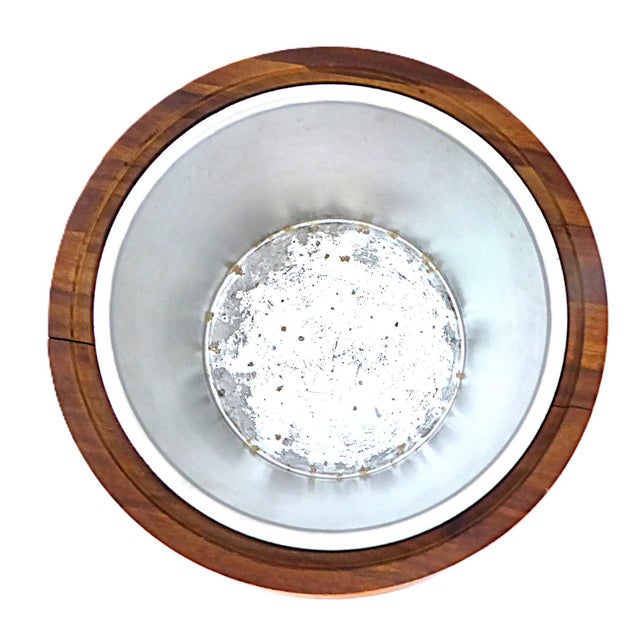 1970s New Hampshire Craftman Daniel Loomis Valenza Cadejo Collection Designed Organic Modern Solid Staved Heavily Figured Walnut Serving Ice Bucket For Sale - Image 10 of 17