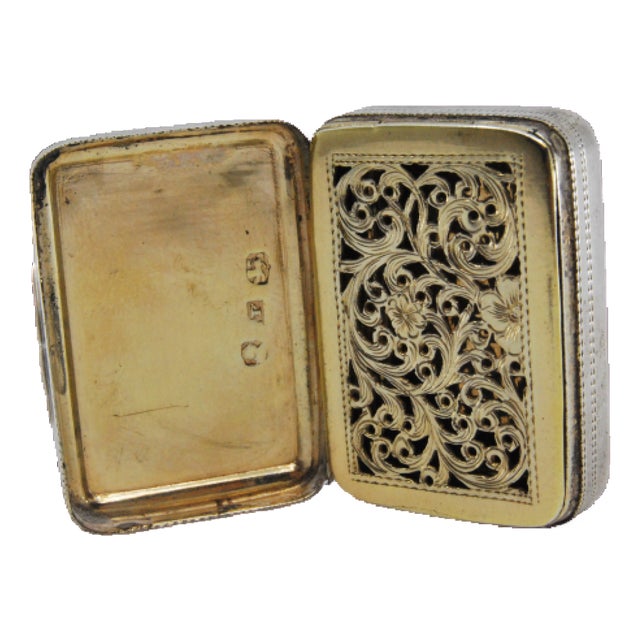 George IV Silver and Gold Vinaigrette Box with Geometric Engravings For Sale