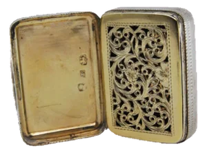 George IV Silver and Gold Vinaigrette Box with Geometric Engravings