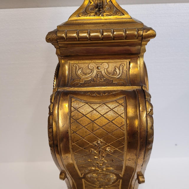 Louis XV Table Clock in Ormolú and Crystal, France For Sale - Image 14 of 18