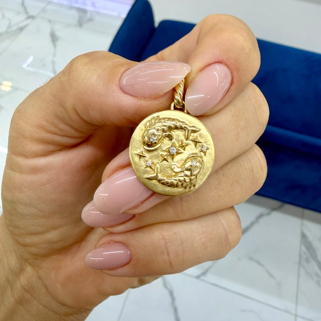Gold David Yurman 18k Yellow Gold 0.03ct Round Diamond Pisces Amulet Charm Pendant For Sale - Image 8 of 8