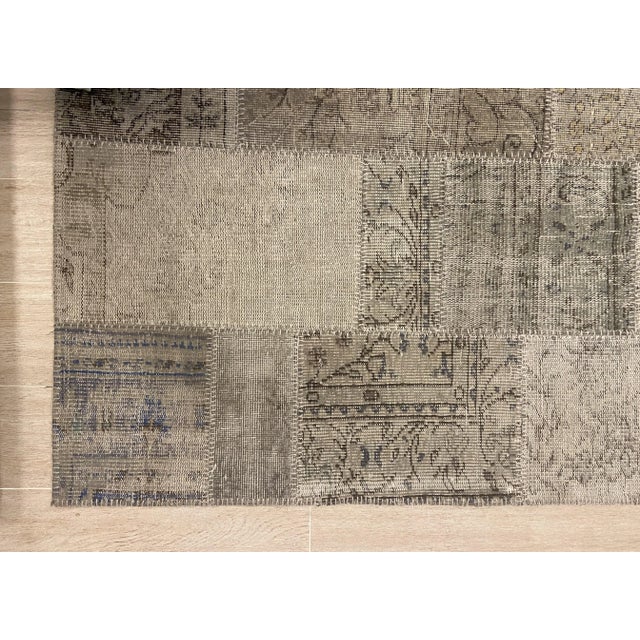 Vintage Turkish Rug from Mohebban Milano For Sale - Image 4 of 10