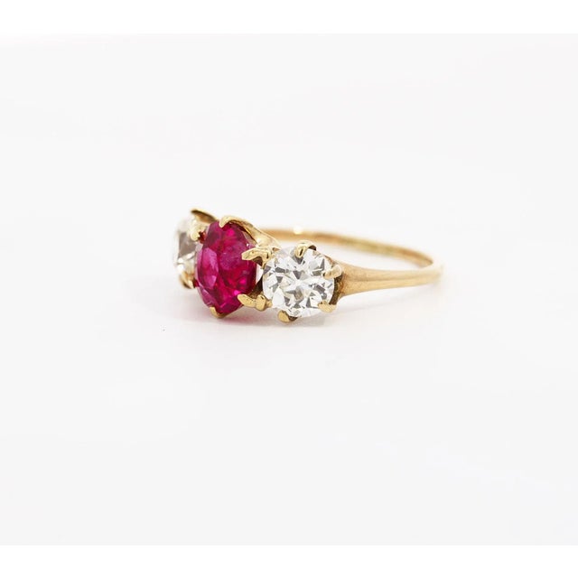 Early 20th Century Antique Red Spinel and Old Mine Diamond 14k Yellow Gold Three-Stone Ring Size 5.5 For Sale - Image 5 of 10