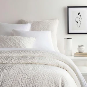 Pine Cone Hill by Annie Selke Parisienne Velvet Dove White Quilt, Full/Queen