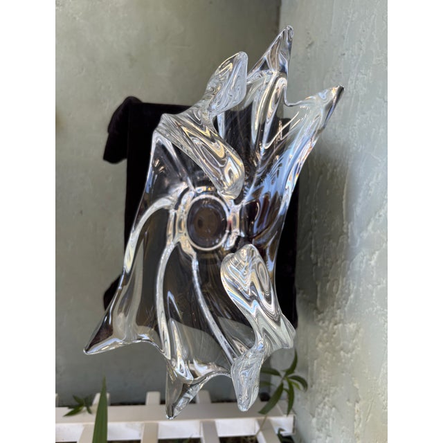 Glass Vannes-Le-Châtel French Crystal Sculptural Centerpiece Bowl, Mid-Century Modern (France) For Sale - Image 7 of 8