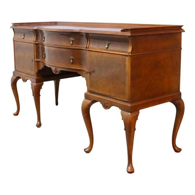 Queen Anne English John Widdicomb Queen Anne Style Walnut & Burl Banded Sideboard C1950 For Sale - Image 3 of 14