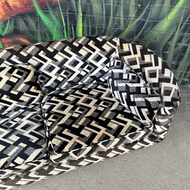 Chrome Mid-Century Modern Chrome Sofa by Flair in the Style of Milo Baughman For Sale - Image 8 of 12