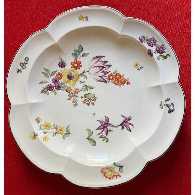 18th Century Antique 18th Century Vienna Porcelain Round Charger Platter With Floral Decoration For Sale - Image 5 of 12