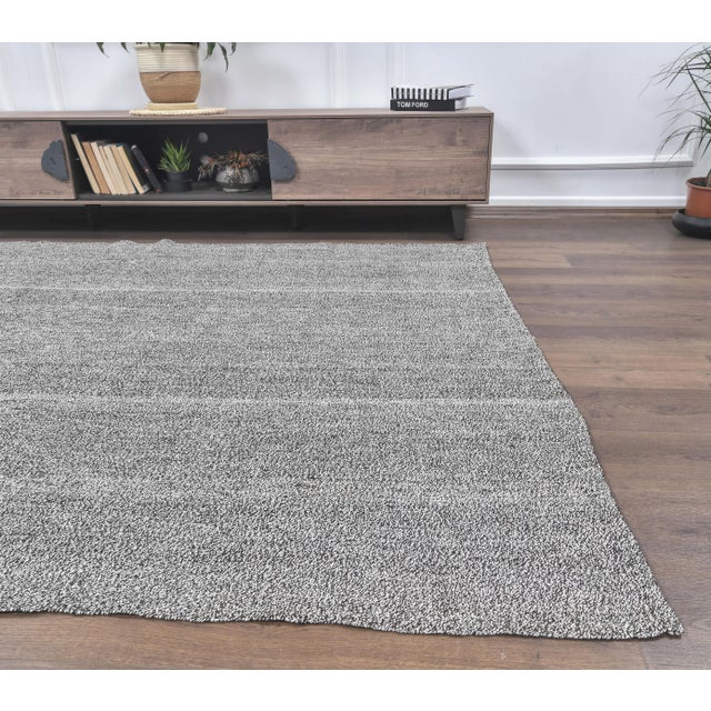 Traditional Turkish Vintage Kilim Area Rug For Sale - Image 3 of 8