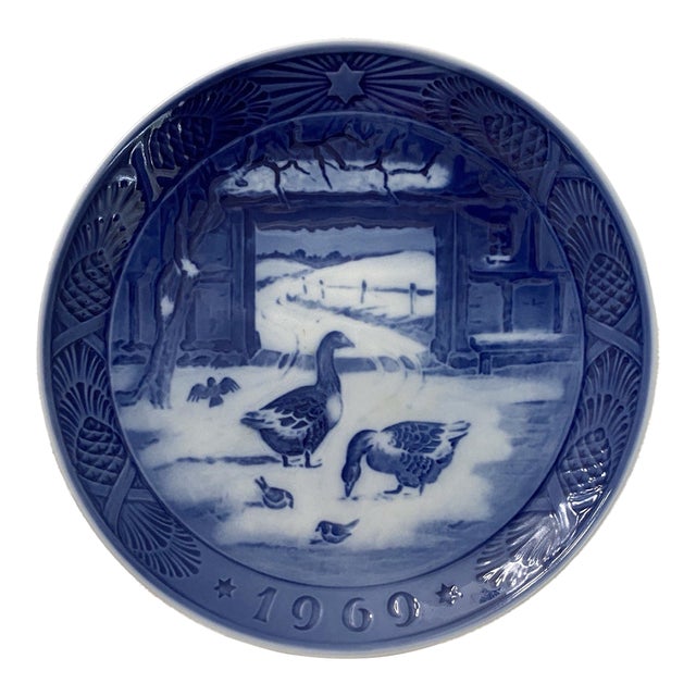 Vintage 1969 Royal Copenhagen Blue & White Farmyard Plate For Sale