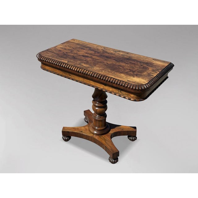 Fine Early 19th-Century Rosewood Fold-Over Card Table A very fine and elegant early 19th-century William IV period...