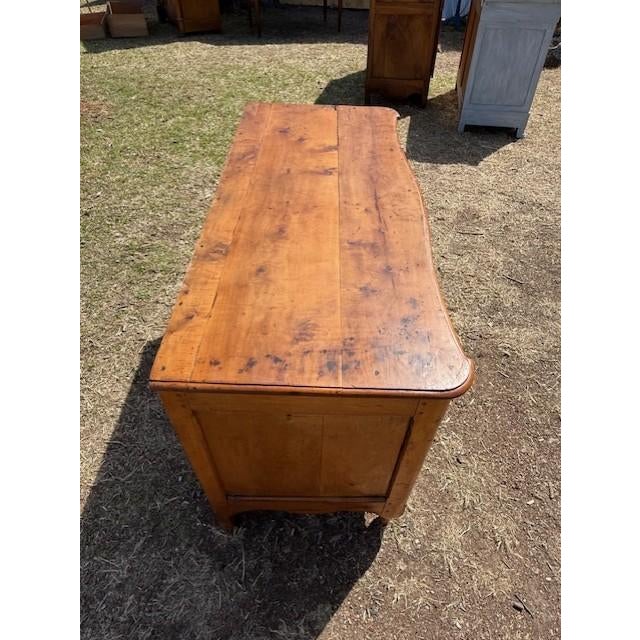 Wood 18th Century French Louis XV Cherrywood Chest of Drawer / Commode For Sale - Image 7 of 17