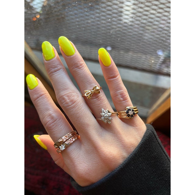 Metal 1950s Daisy Spinel + Diamond Pinky Ring in 14k Yellow Gold — Size 3.25 For Sale - Image 7 of 8