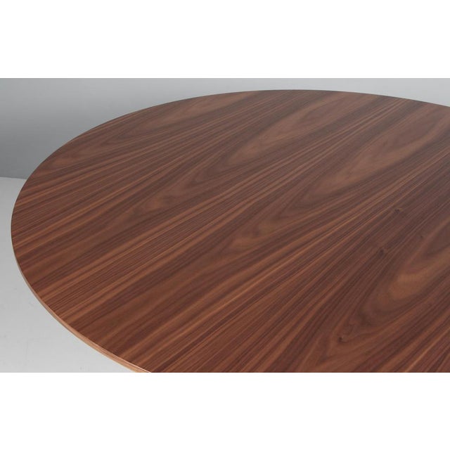 Wood Dining Table in Circular Walnut attributed to Piet Hein and Bruno Mathsson for Fritz Hansen For Sale - Image 7 of 8