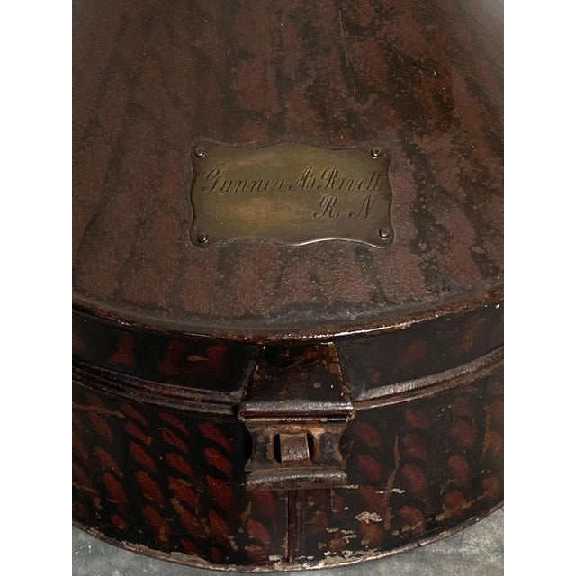 Tole Hat Box, England 19th Century For Sale - Image 4 of 7