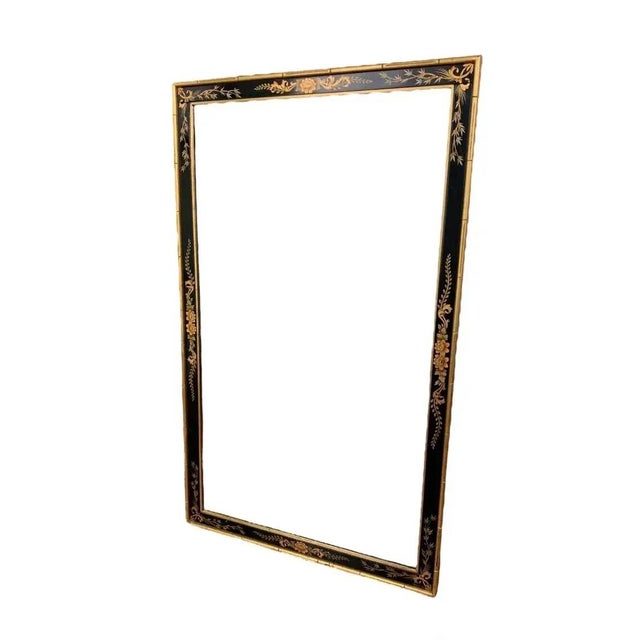 Beautiful Mid Century original La Barge mirror. Will give elegance to any room