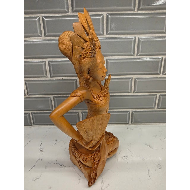 Saffron Vintage 1970s Balinese Modernist Legong Dancer – Signed Royal Masterwork by I a.a.g. Sutawijaya For Sale - Image 8 of 12