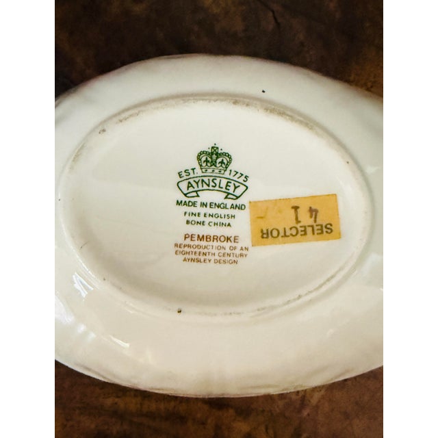 Chinoiserie Vintage Aynsley Pembroke Avocado Bowl Fine English Bone China For Sale - Image 3 of 8
