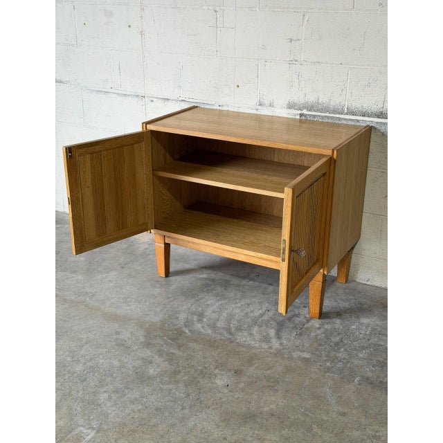 Wood Oak Two-Door Storage Cabinet With Reeded Detail Mid-Century Modern 1970s For Sale - Image 7 of 11