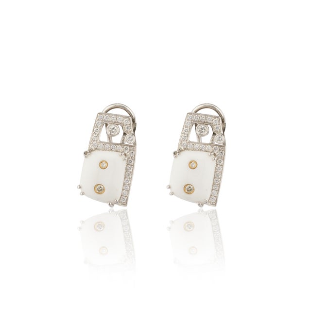 Arts & Crafts Natural Diamond Earring with 0.68 Cts Diamond and white onyx 8.69 Cts & 18k Gold For Sale - Image 3 of 6