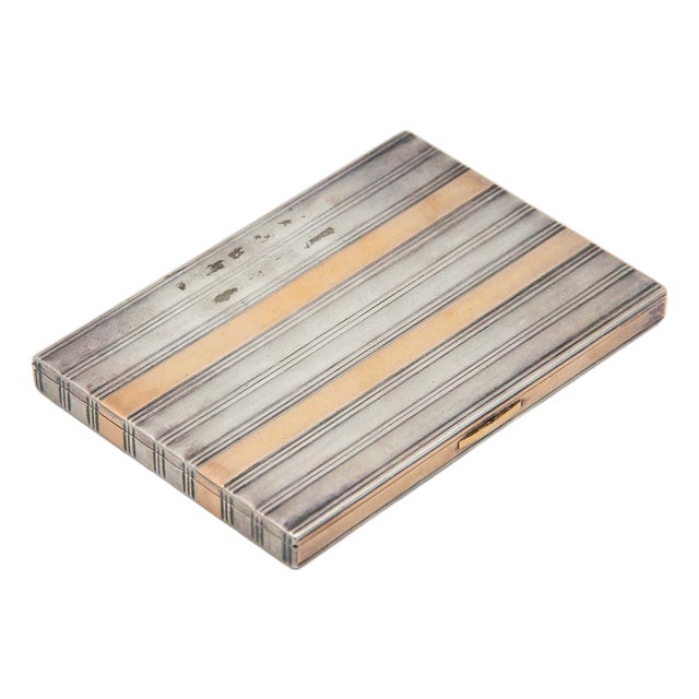 Cigarette Box in 18 Karat Gold For Sale