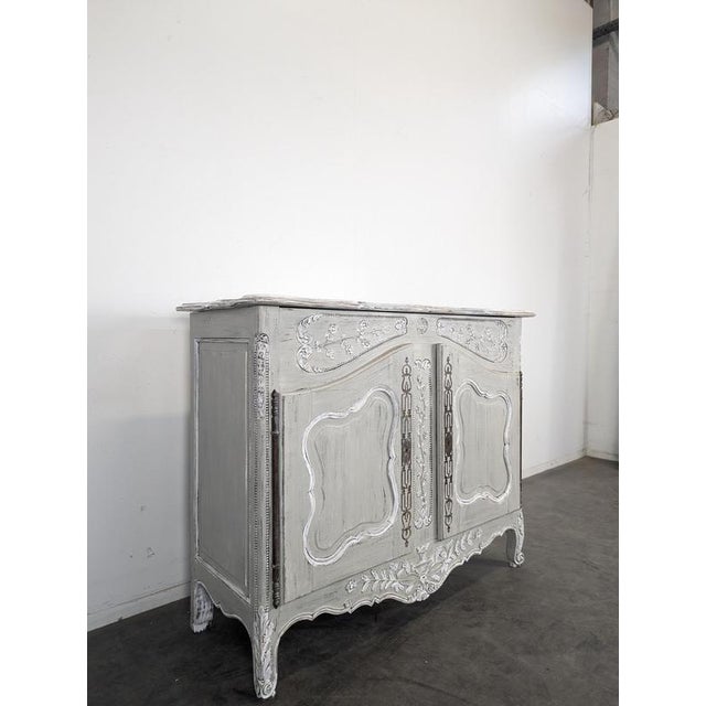 Provençal Louis Xv Style Buffet, Richly Carved and Patinated Grey For Sale - Image 3 of 10