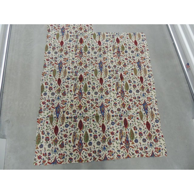 2000 - 2009 Red and Green Printed Cotton Fabric For Sale - Image 5 of 7