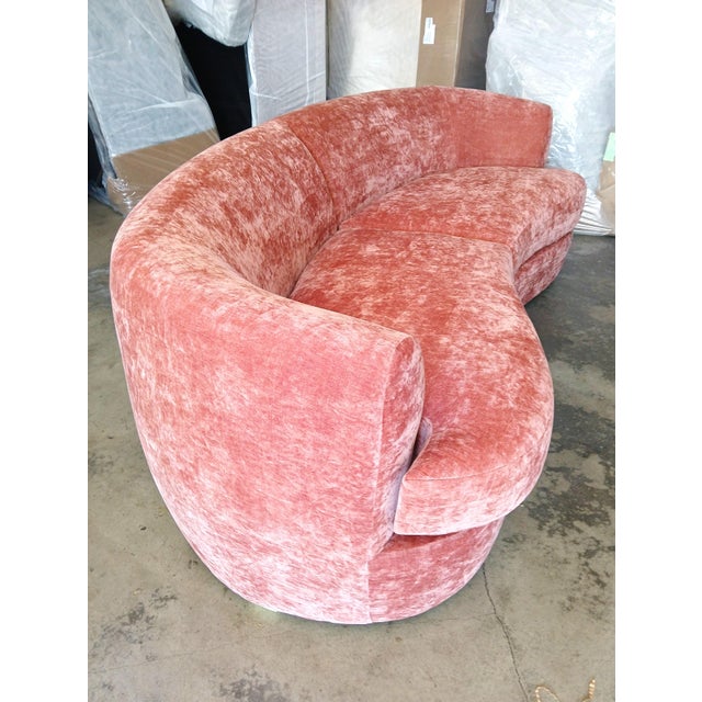 Mid-Century Modern Scarlet Crushed Velvet Curved Sofa For Sale - Image 3 of 9