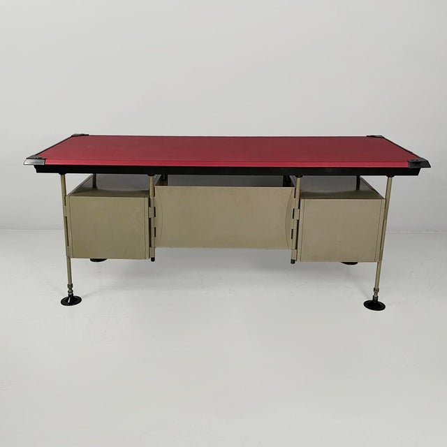Mid-Century Modern Italian Red Metal, Leather, and Plastic Desk from BBPR Olivetti, 1960s For Sale - Image 6 of 18