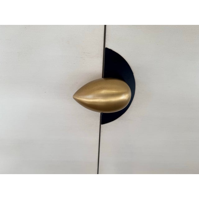 Hickory Furniture Company Rare Susan Hable Designed Dove Credenza Buffet Chest Bar For Sale In New York - Image 6 of 7