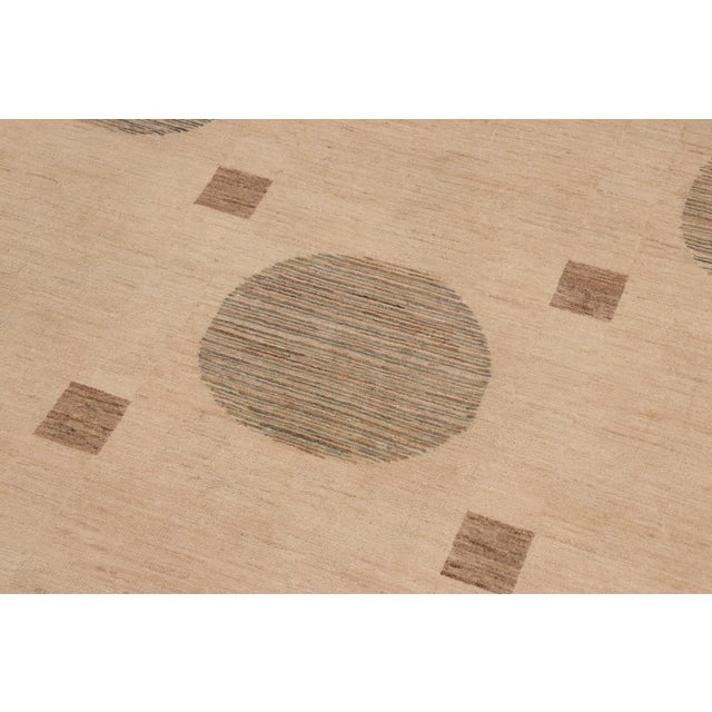 1990s Boho Chic Gabbeh Tan/Green Wool Rug - 9'10'' X 14'2'' For Sale - Image 5 of 10