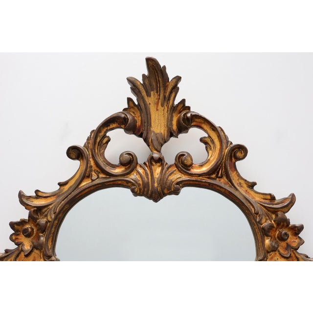 1950s Florentine Style Giltwood Mirror with Acanthus Crest, Italy, 1950s For Sale - Image 5 of 11
