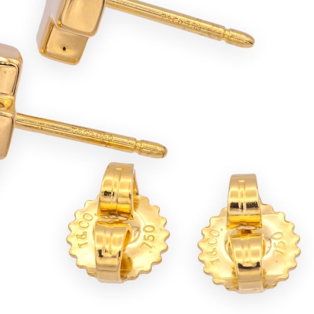 Contemporary Mid 20th Century Pair of Tiffany & Co. Vintage 18k Yellow Gold Swiss Cross Studs Earrings 7.8mm X 2.6mm For Sale - Image 3 of 10