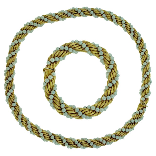 2020s Bucherer Two-Piece Necklace and Bracelet Set in 18 Karat Yellow Gold and Pearls For Sale - Image 5 of 8