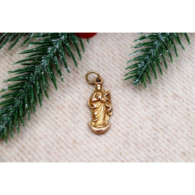 Our Lady of the Immaculate Conception Gold Pendant For Sale - Image 5 of 5