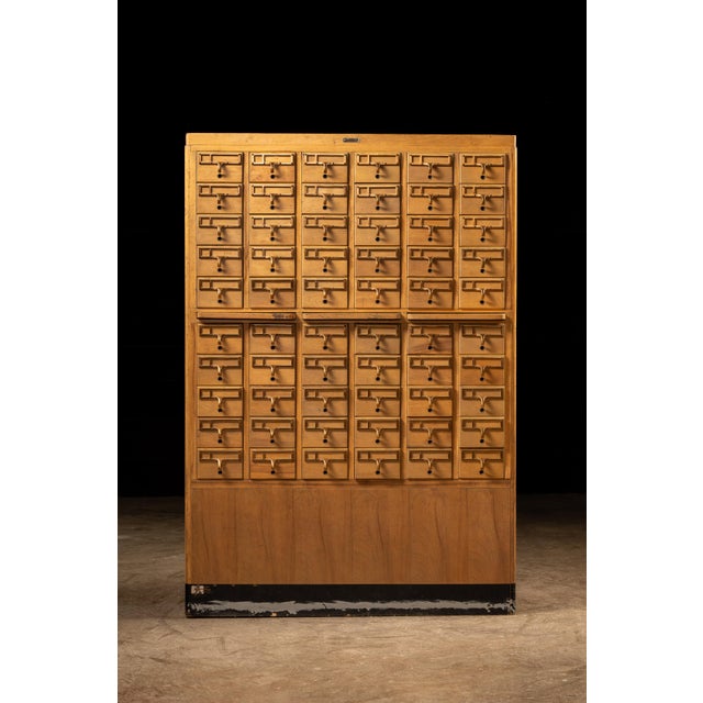 MCM 60-Drawer Maple Card Catalog by Library Bureau For Sale - Image 4 of 17